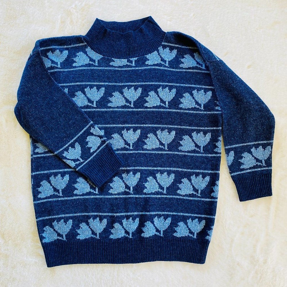 Vintage Cottagecore Sweater Blue Tulips Floral Women’s size Medium